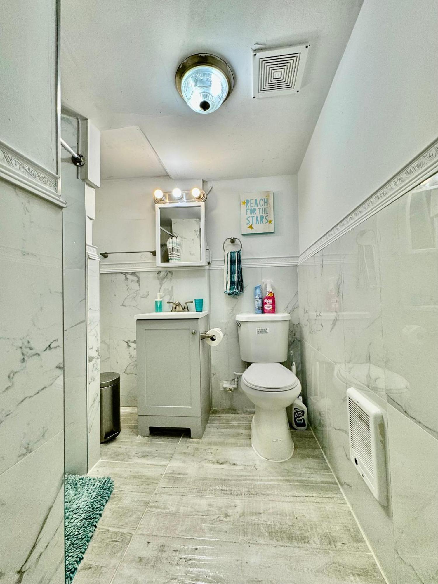 Cozy Private Room With Shared Bathroom On The 1St Floor - Conveniently Located Near Seatac Airport And Downtown Seattle Exterior photo
