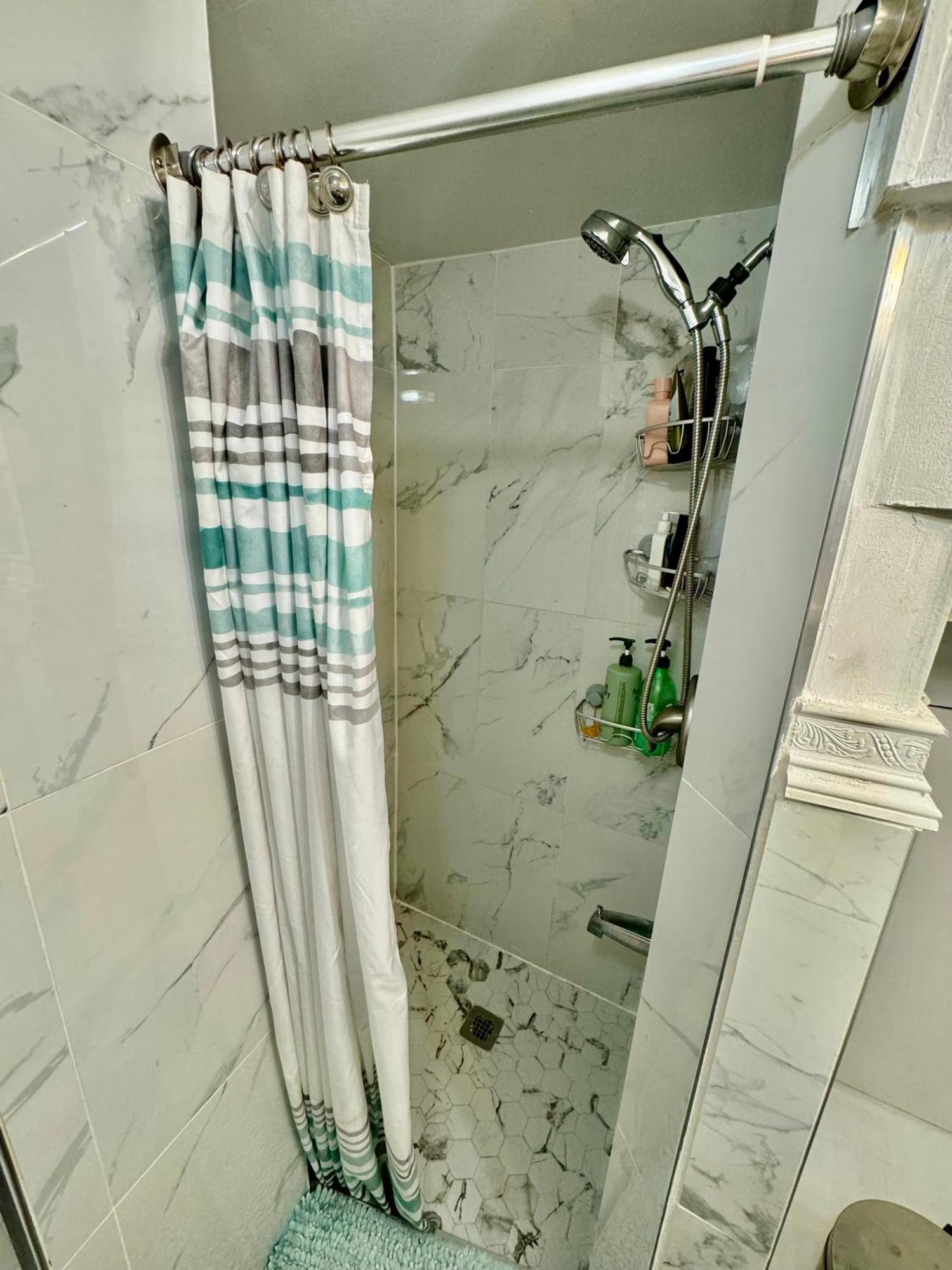 Cozy Private Room With Shared Bathroom On The 1St Floor - Conveniently Located Near Seatac Airport And Downtown Seattle Exterior photo