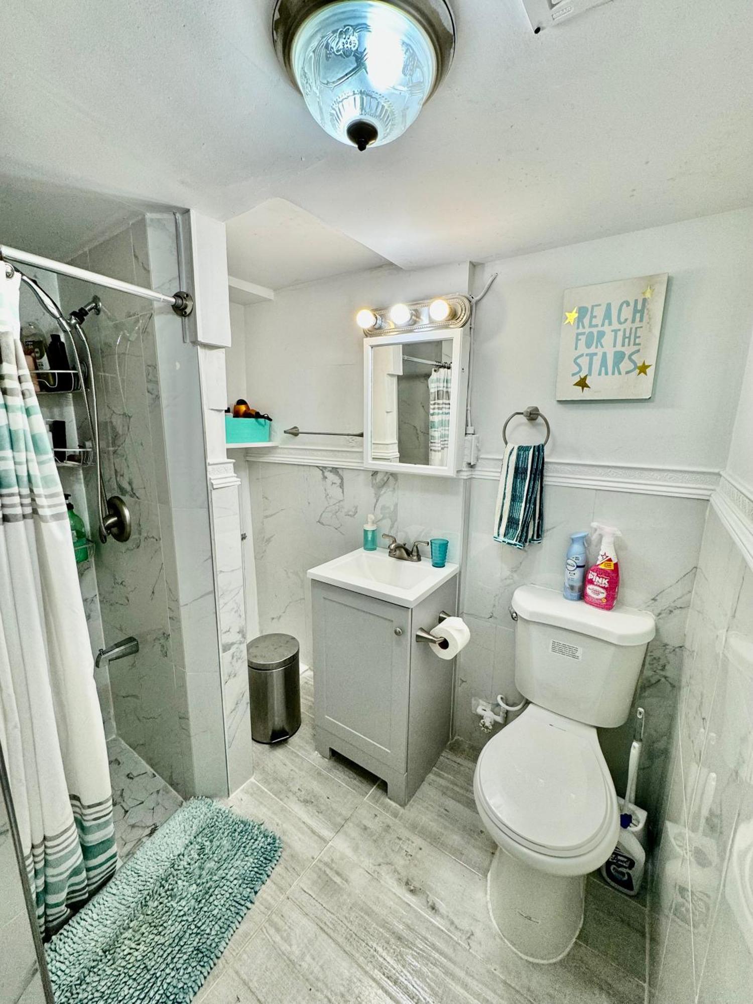 Cozy Private Room With Shared Bathroom On The 1St Floor - Conveniently Located Near Seatac Airport And Downtown Seattle Exterior photo